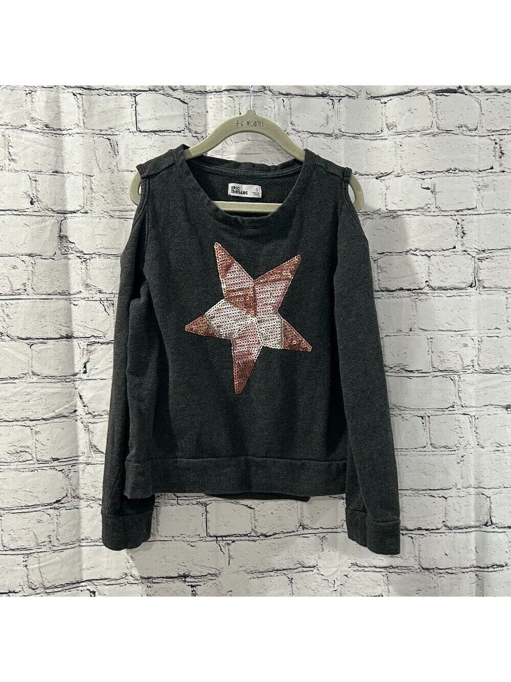 Girls Epic Threads cold shoulder sweatshirt Size S